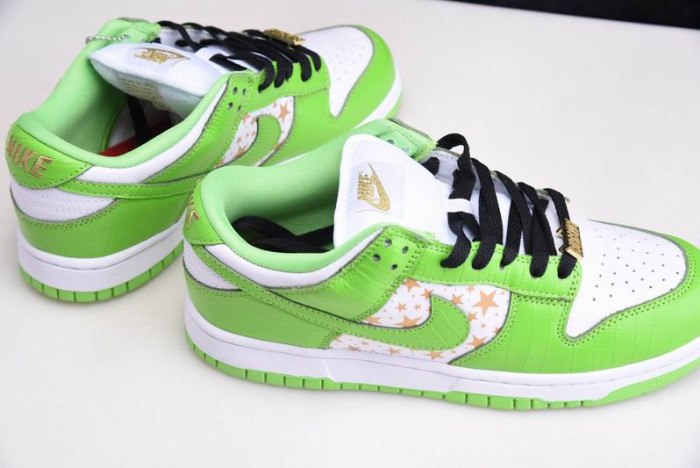 nike sb dunk low "s*upre*me - mean green" - dh3228-101