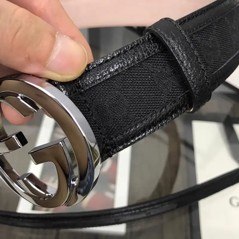 G*u*i s belte 1905bl0177