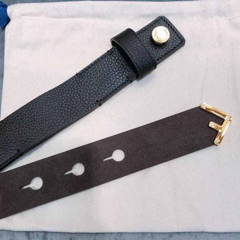 G*u*i s belte 1905bl0428