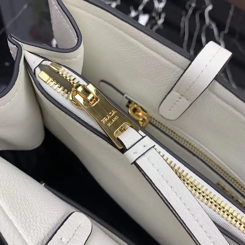 Pra*a bags 1907bp0042