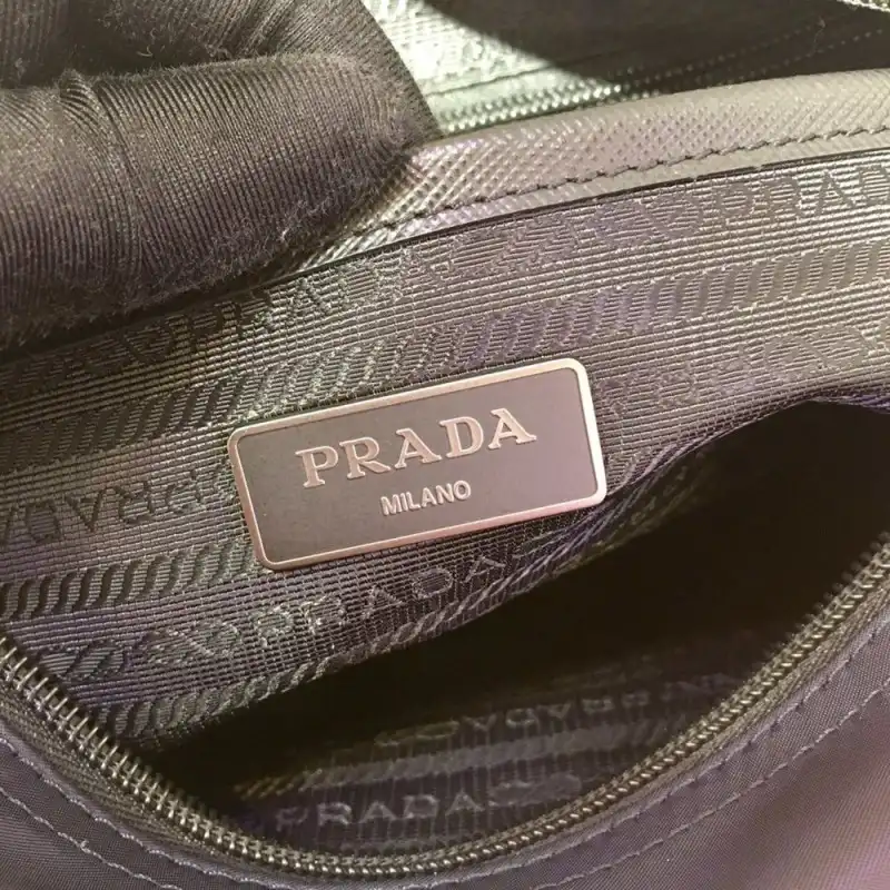 Pra*a bags 1910bb0056