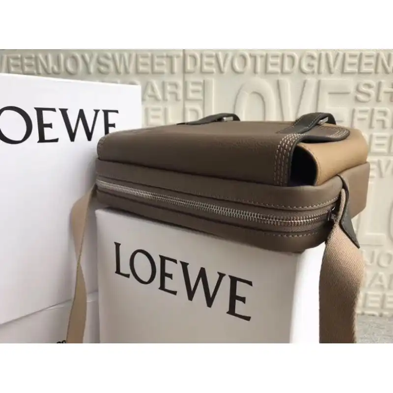 L0ew* s bag 19yan0010