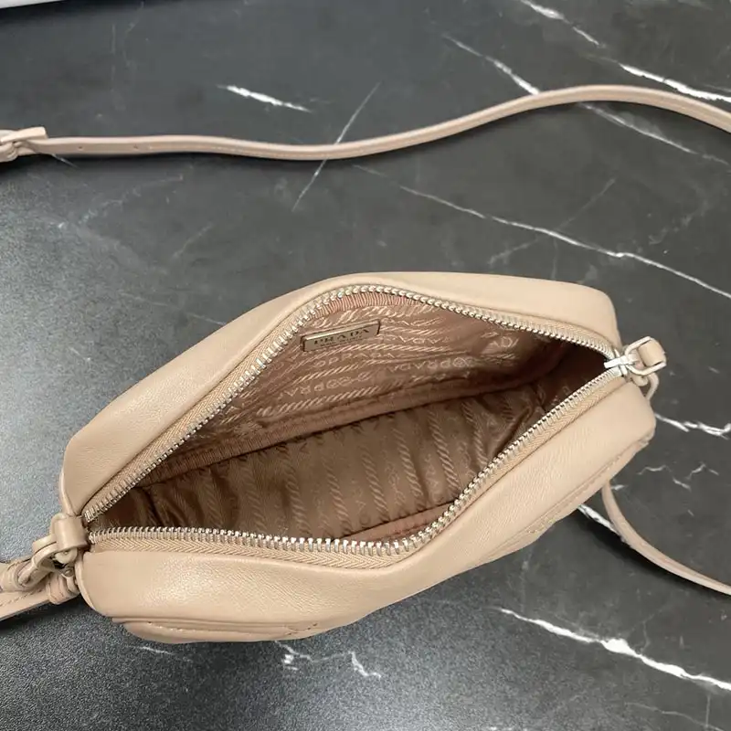 Pra*a bags 204b570046