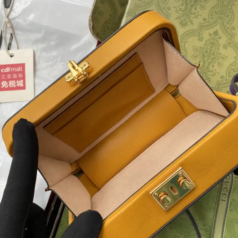 G*u*i s bags 2108ya0098