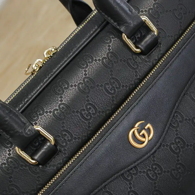 G*u*i s bags 2110yz0010