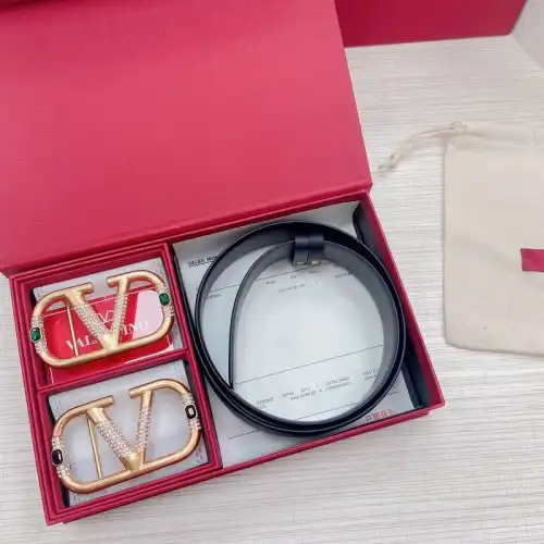 Va1e*ntin0 belts 2111xf0055