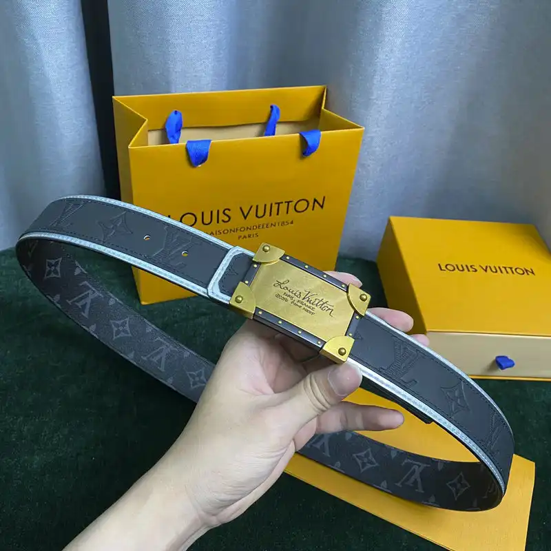 LV Belts 2204XA0035