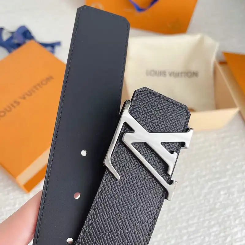 LV Belts 2204XA0240