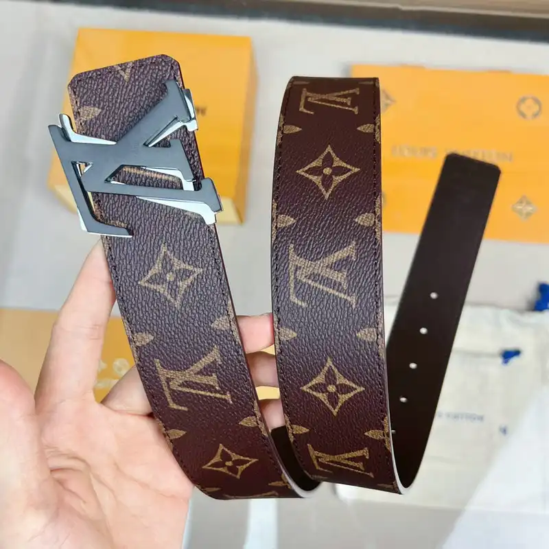 LV Belts 2207XF0004