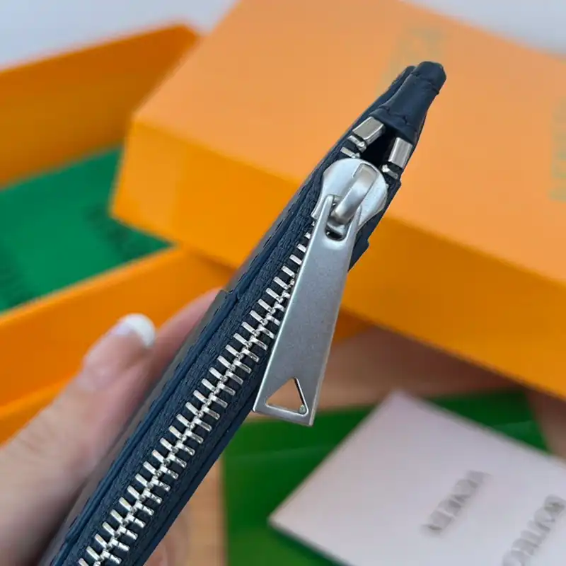 b0tt*ga Ven*ta bag 2211sf0042