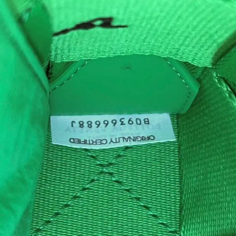 b0tt*ga Ven*ta bag 2211sf0108