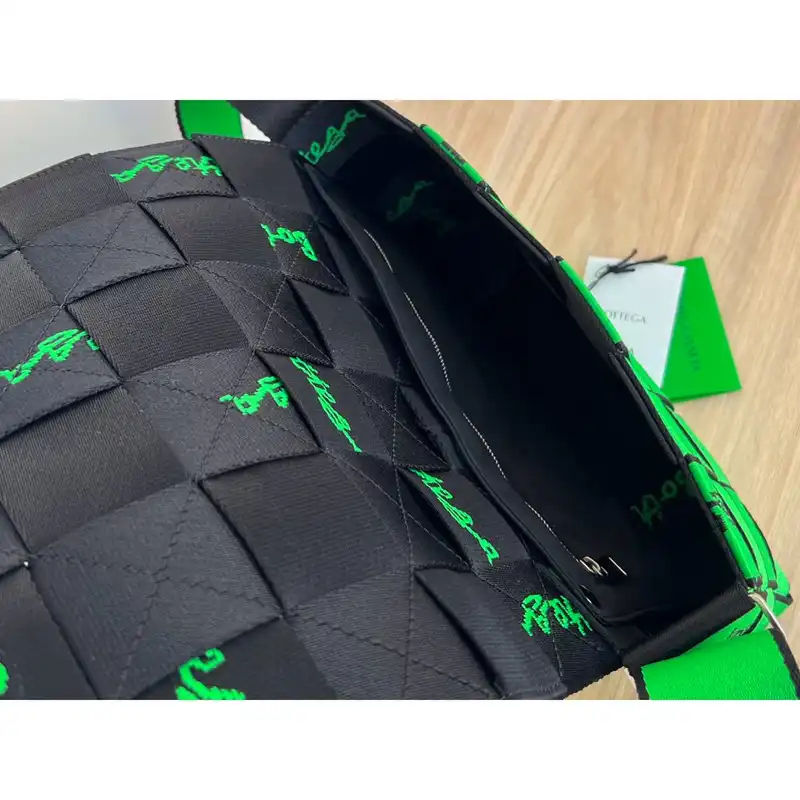 b0tt*ga Ven*ta bag 2211sf0109