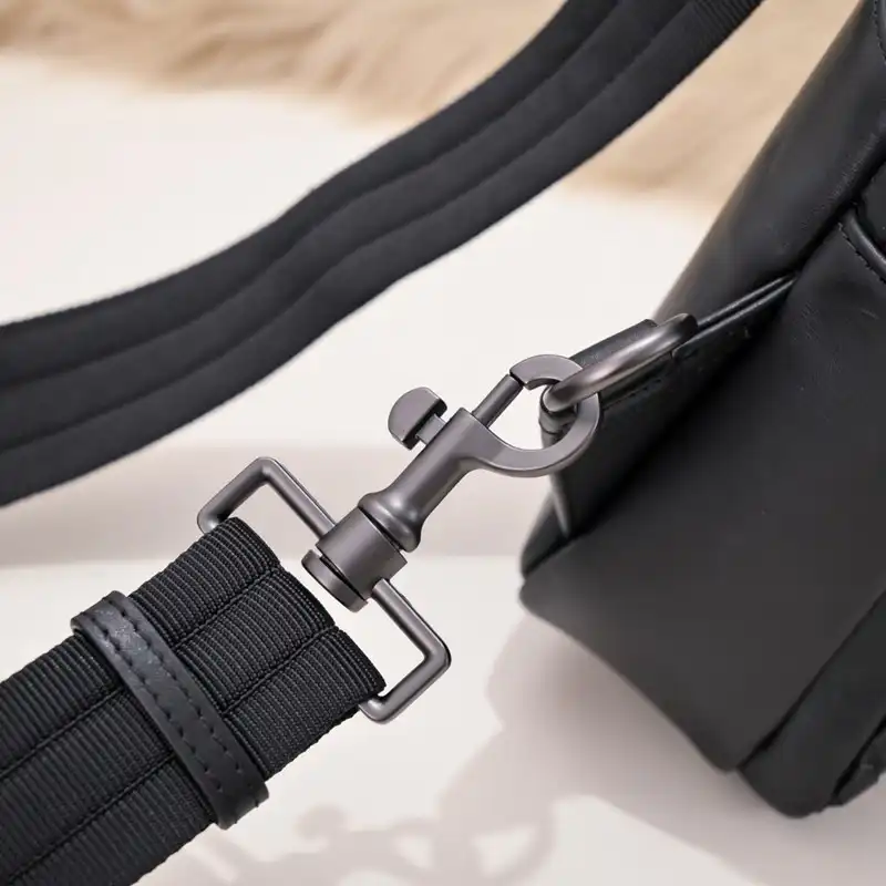 b0tt*ga Ven*ta bag 2212yz0056