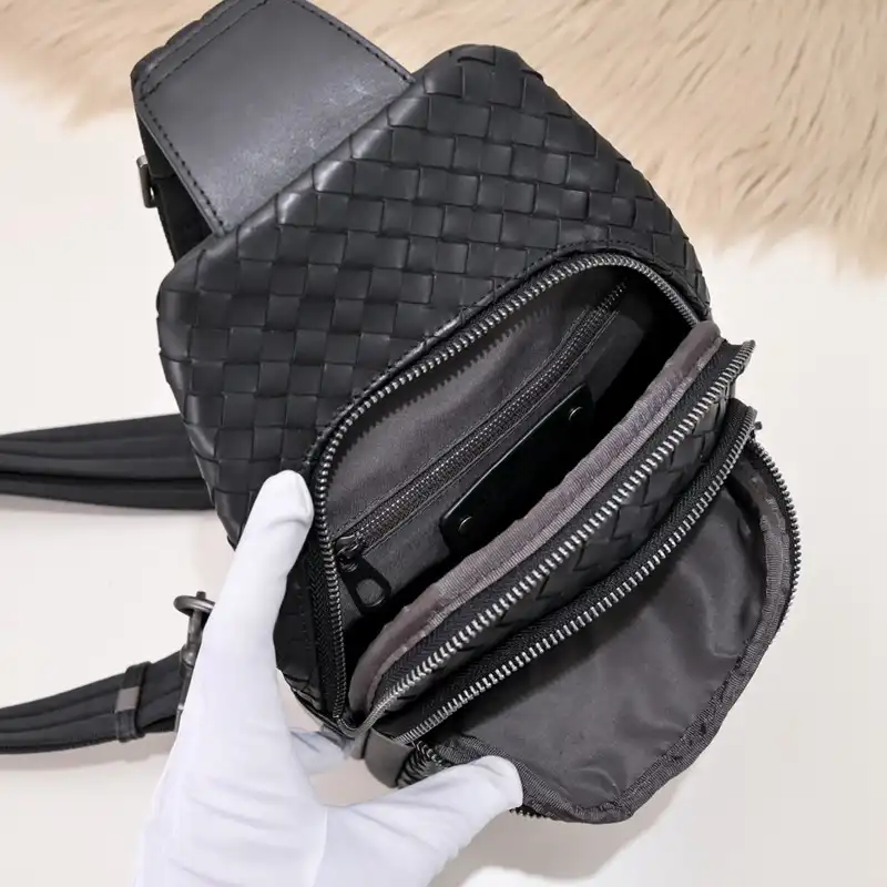 b0tt*ga Ven*ta bag 2212yz0056