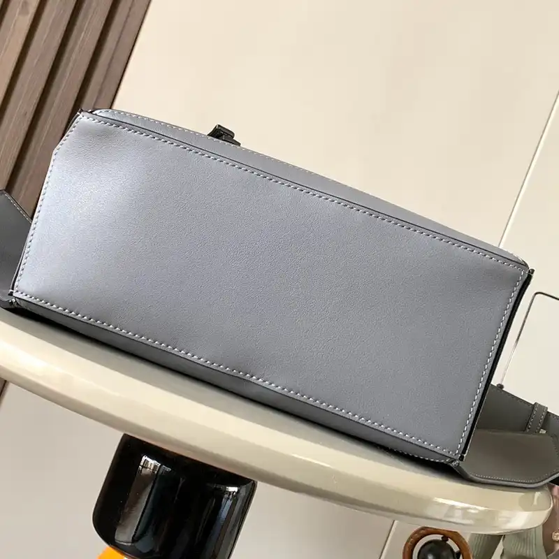 L0ew* bags 2312ya0022