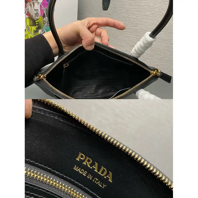 Pra*a bags 2401ya0003