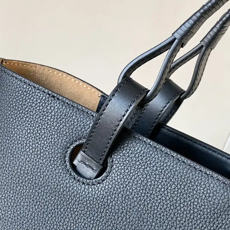 L0ew* bags 2401ya0158