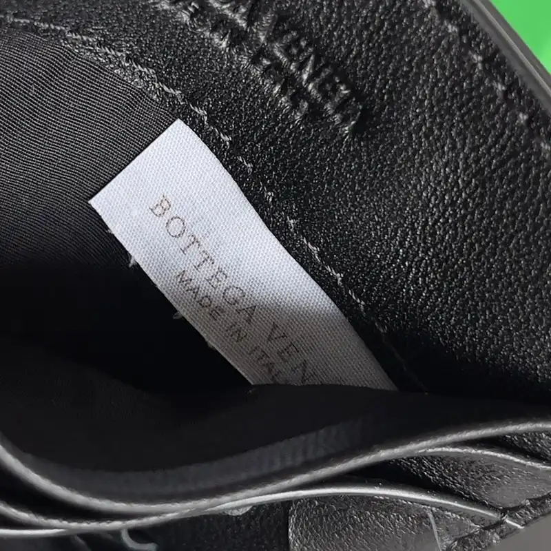 b0tt*ga Ven*ta bags 2401ya0204