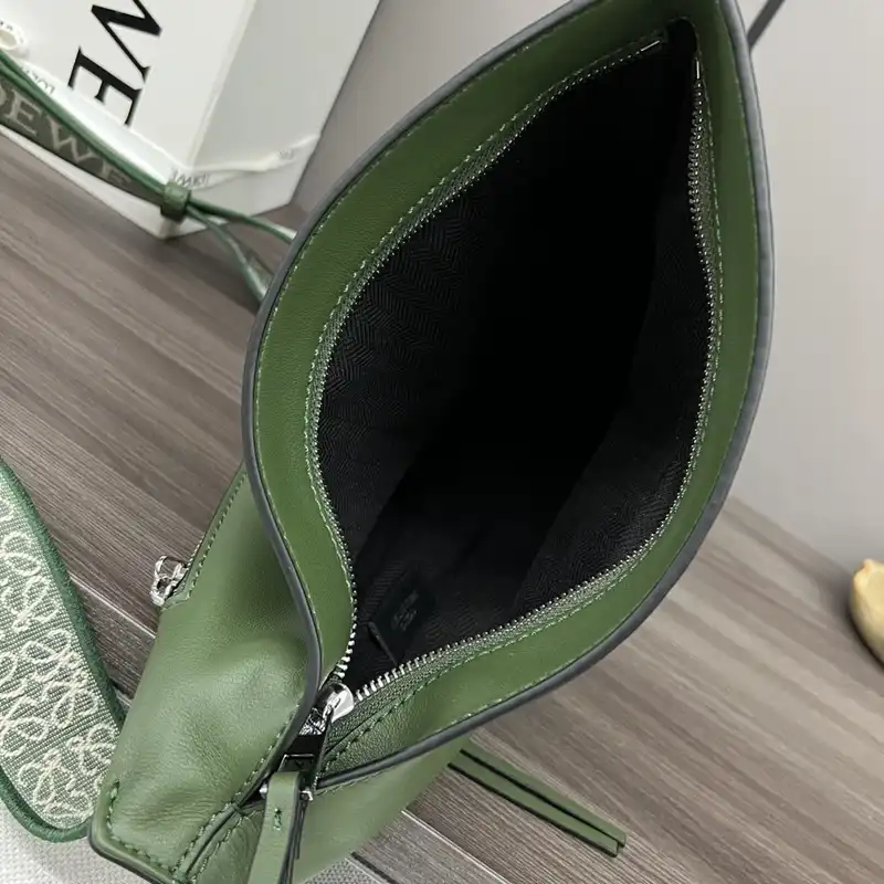 L0ew* bags 2404ya0084