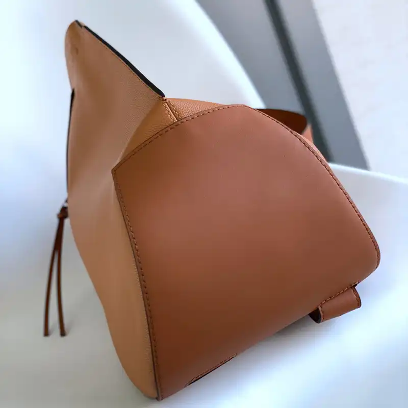 L0ew* bags 2404ya0094