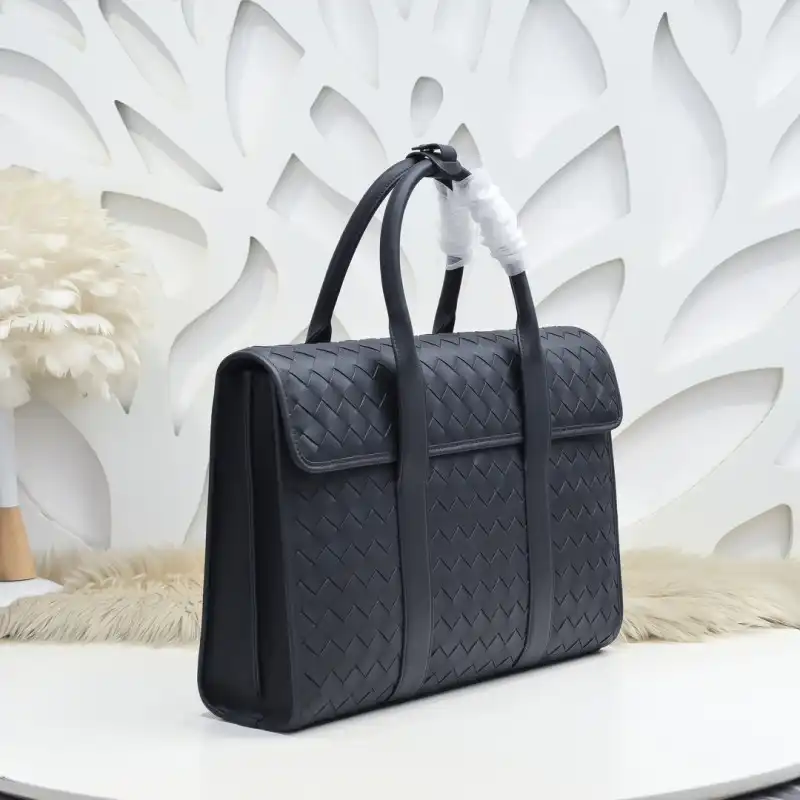 b0tt*ga Ven*ta bags 2406ya0002