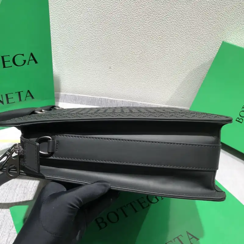 b0tt*ga Ven*ta bags 2406ya0018