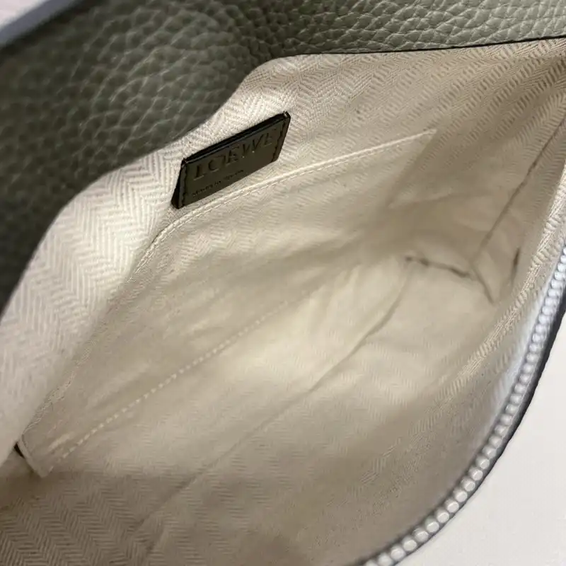 L0ew* bags 2406ya0160