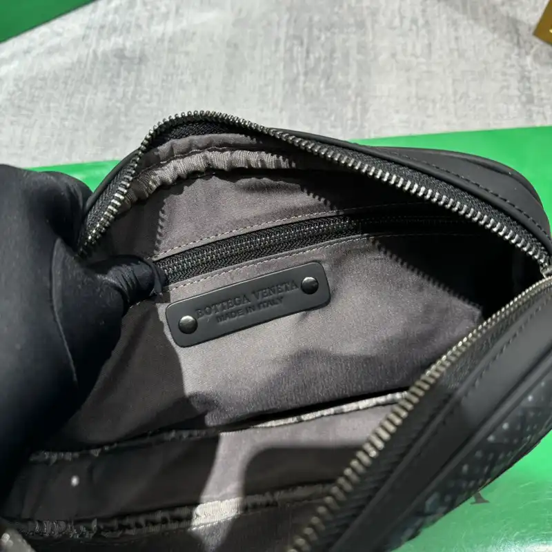 b0tt*ga Ven*ta bags 2409ya0084