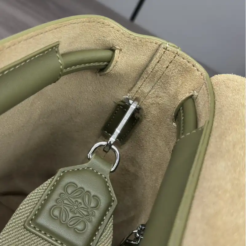 L0ew* bags 2410ya0149