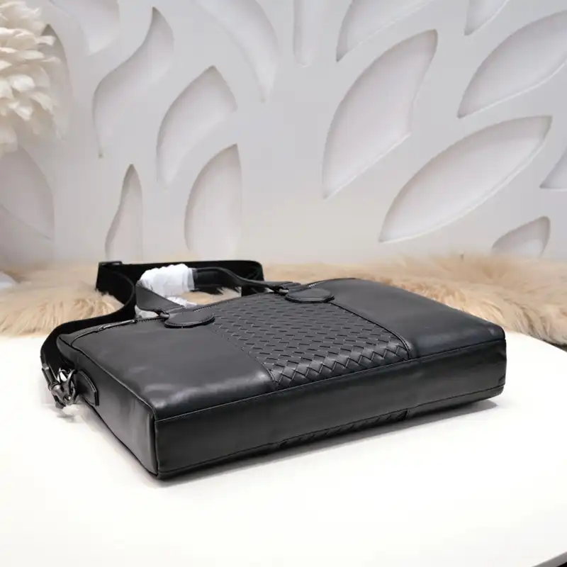 b0tt*ga Ven*ta bags 2411ya0048