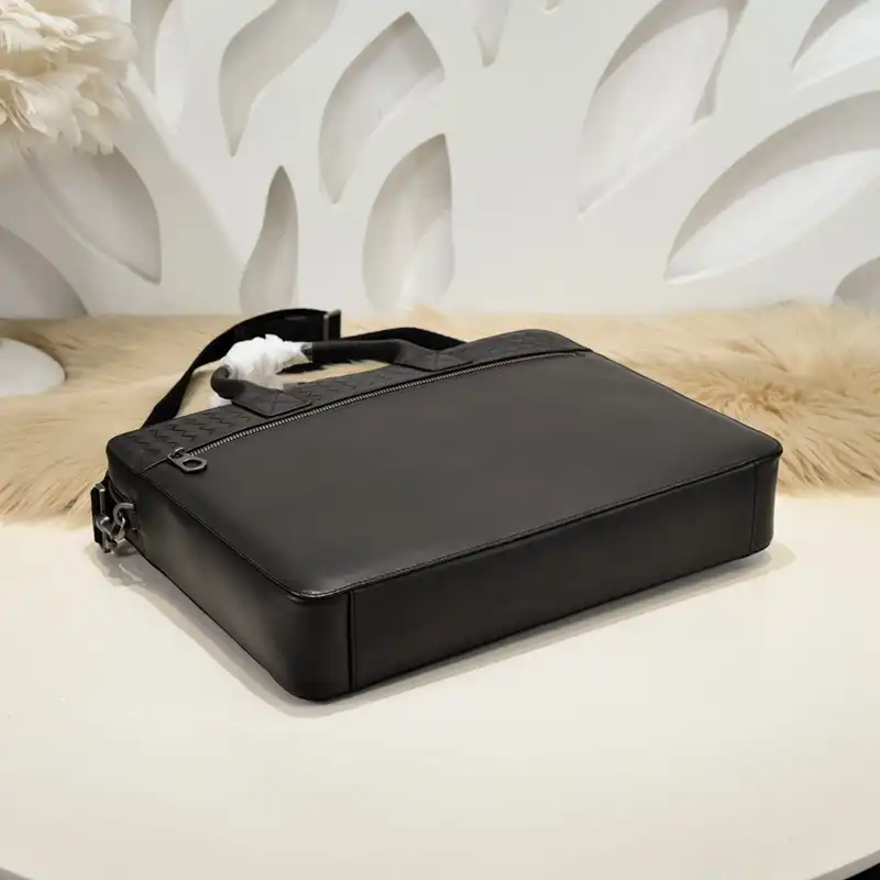 b0tt*ga Ven*ta bags 2411ya0054