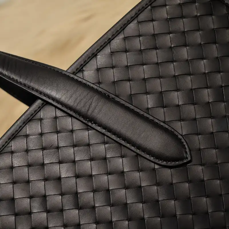 b0tt*ga Ven*ta bags 2411ya0056