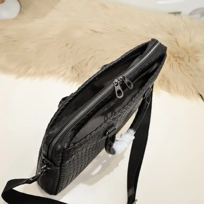 b0tt*ga Ven*ta bags 2411ya0059