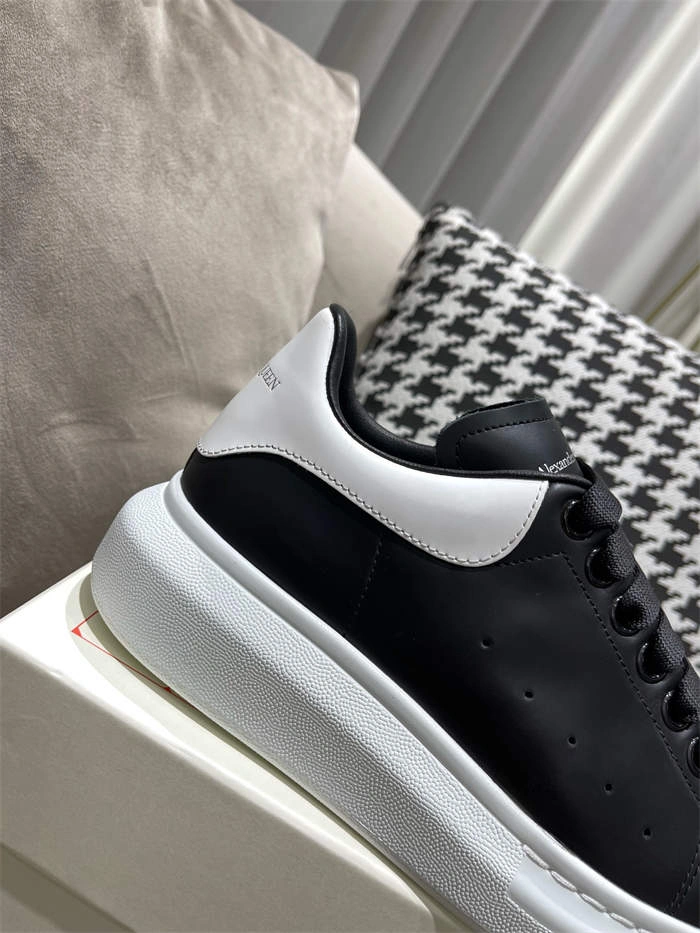 a1exa*der Mcqv*en oversized modern 2570