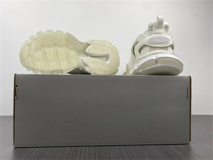 BLCG Track White Glow  542436 W3CR1 WellDesigned 4414