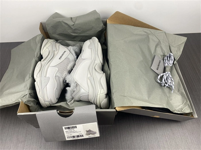 blcg triple s fake fur grey  668563 w3cq5 S*pportive 4433