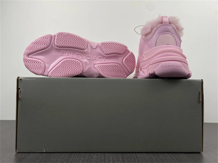 BLCG Triple S Fake Fur Pink  668562 W3CQ5 Versatile 4438