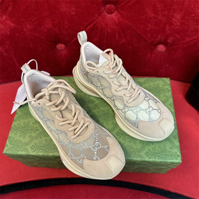 G*u*i9 gu urbanchic 8