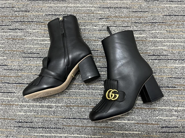 lightweight G*u*i boot women 530