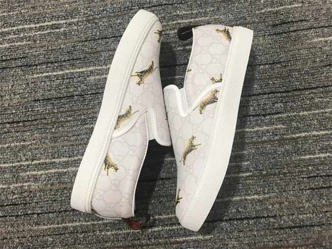 G*u*i signature slip-on sneaker sleek 294