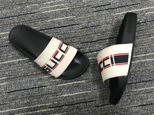 G*u*i slide compact 449