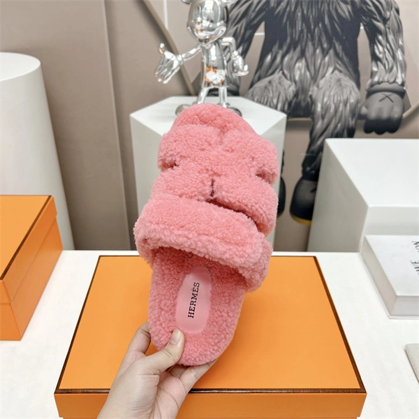 H Slipper Affordable 2319