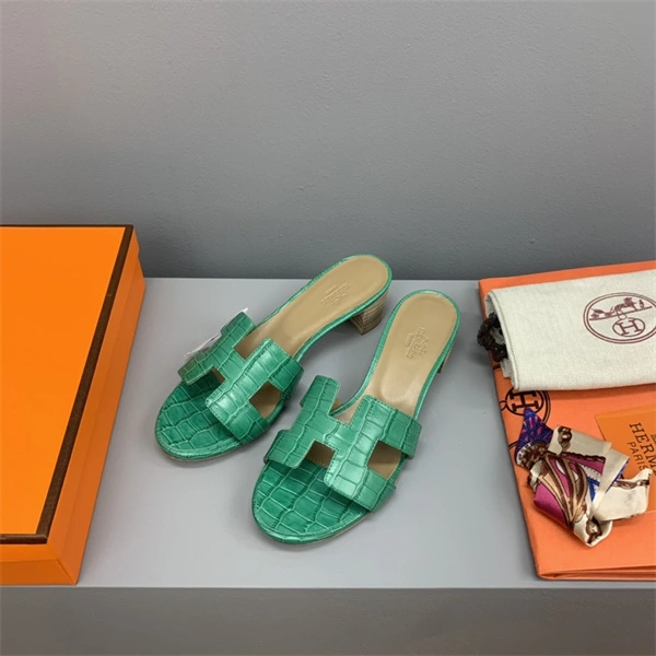 H Slipper Unisex 2365