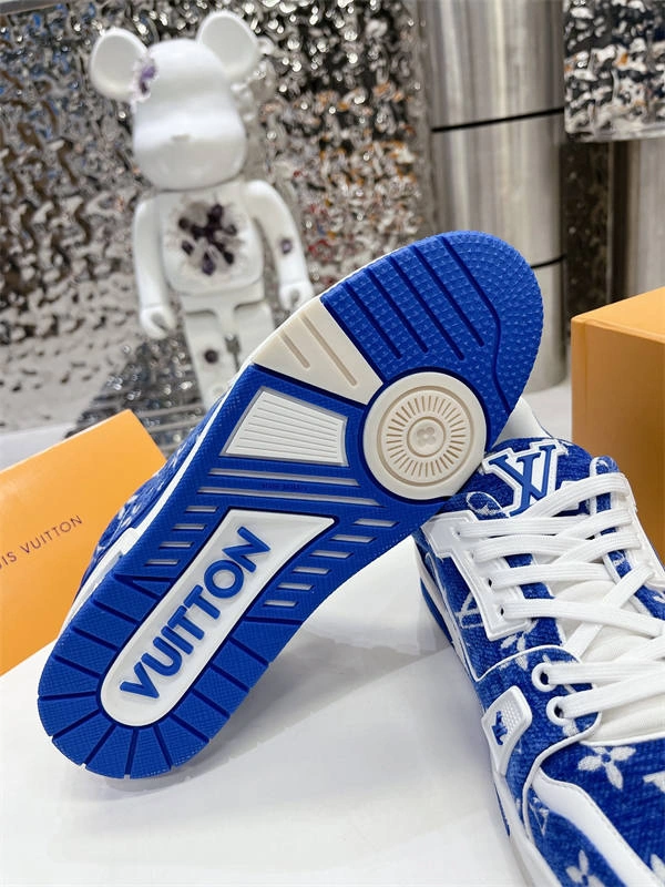 Sophisticated LV 1732