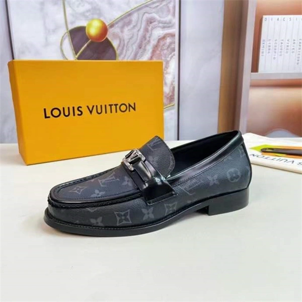 Versatile Lv Loafer 1924