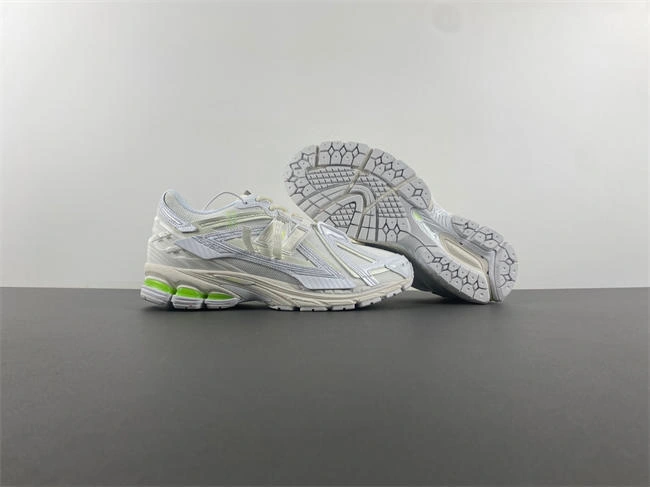 New Balance White light green U1906AE Cozy 5823