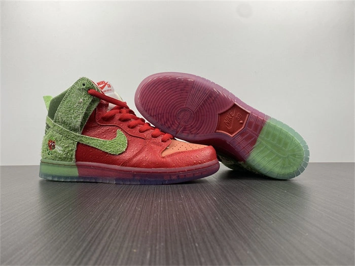 Breathable Nike SB Dunk High Strawberry Cough CW7093- 4834