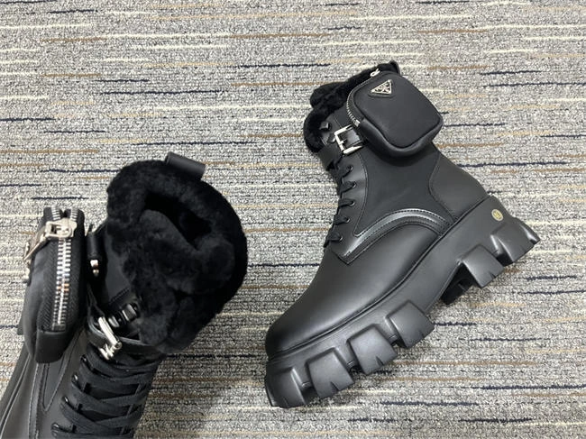 Prada Boot Unisex 3246
