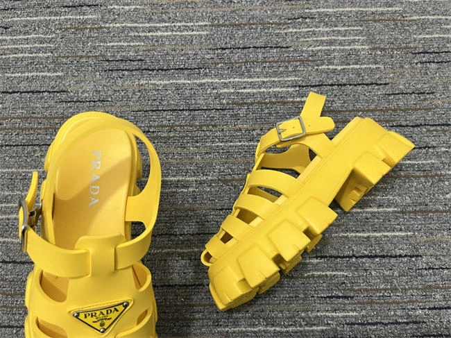 stylish Pra*a slipper 3350